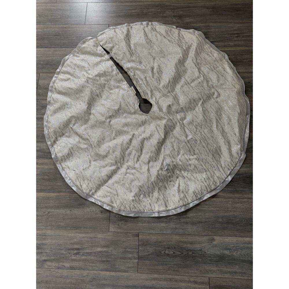 Metallic Silver Fabric Round Tree Skirt 50” Glitter Contemporary Modernist